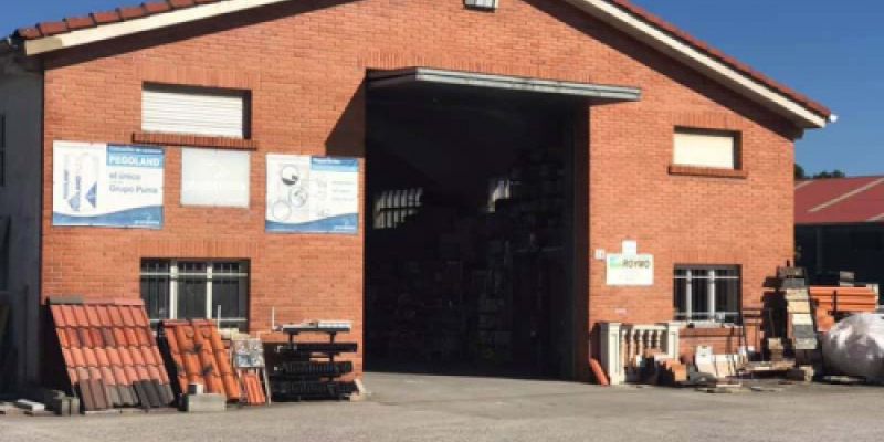 Fachada del almacén